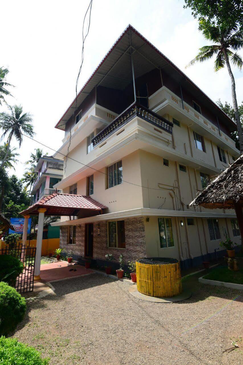 Coral Cove Beach Resort Varkala Exterior foto